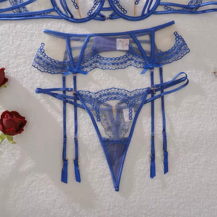 Detalle del portaligas y colaless del conjunto Alessia azul