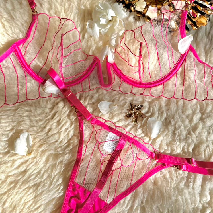 Conjunto Inna rosado de encaje completo, sostén con aros y colaless