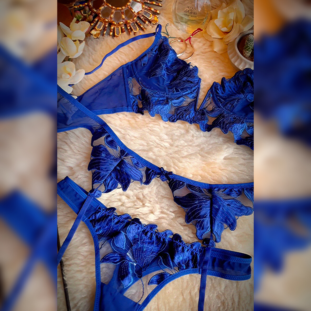 conjunto lenceria azul 3 piezas con portaligas producto
