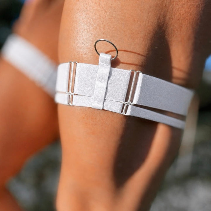Ligas blancas de strap ancho doble