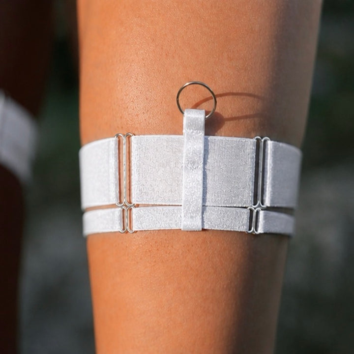 Ligas blancas de strap ancho doble