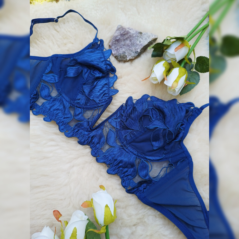 lenceria azul con portaligas encaje floral producto